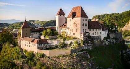 ยูเกนท์เฮอร์แบร์เจ Schloss Burgdorf - โฮสเทล