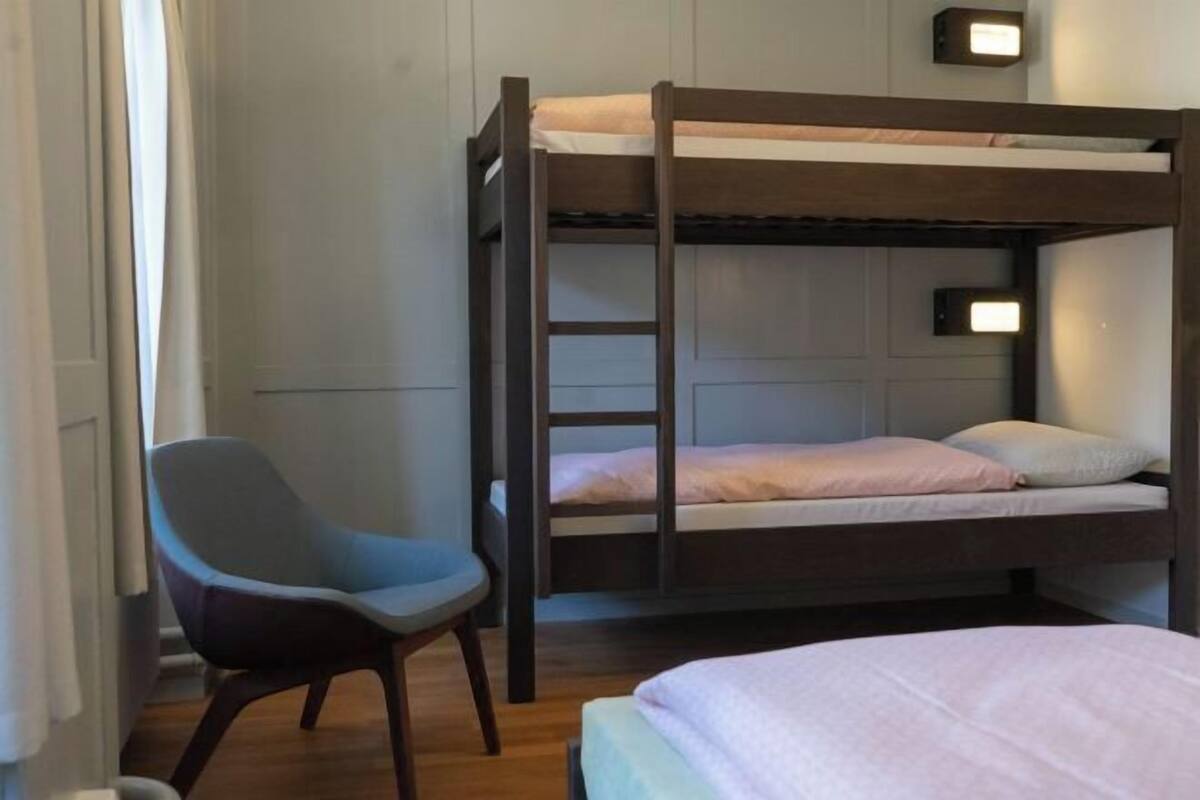 Free WiFi, bed sheets, wheelchair access