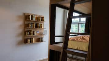 Free WiFi, bed sheets, wheelchair access