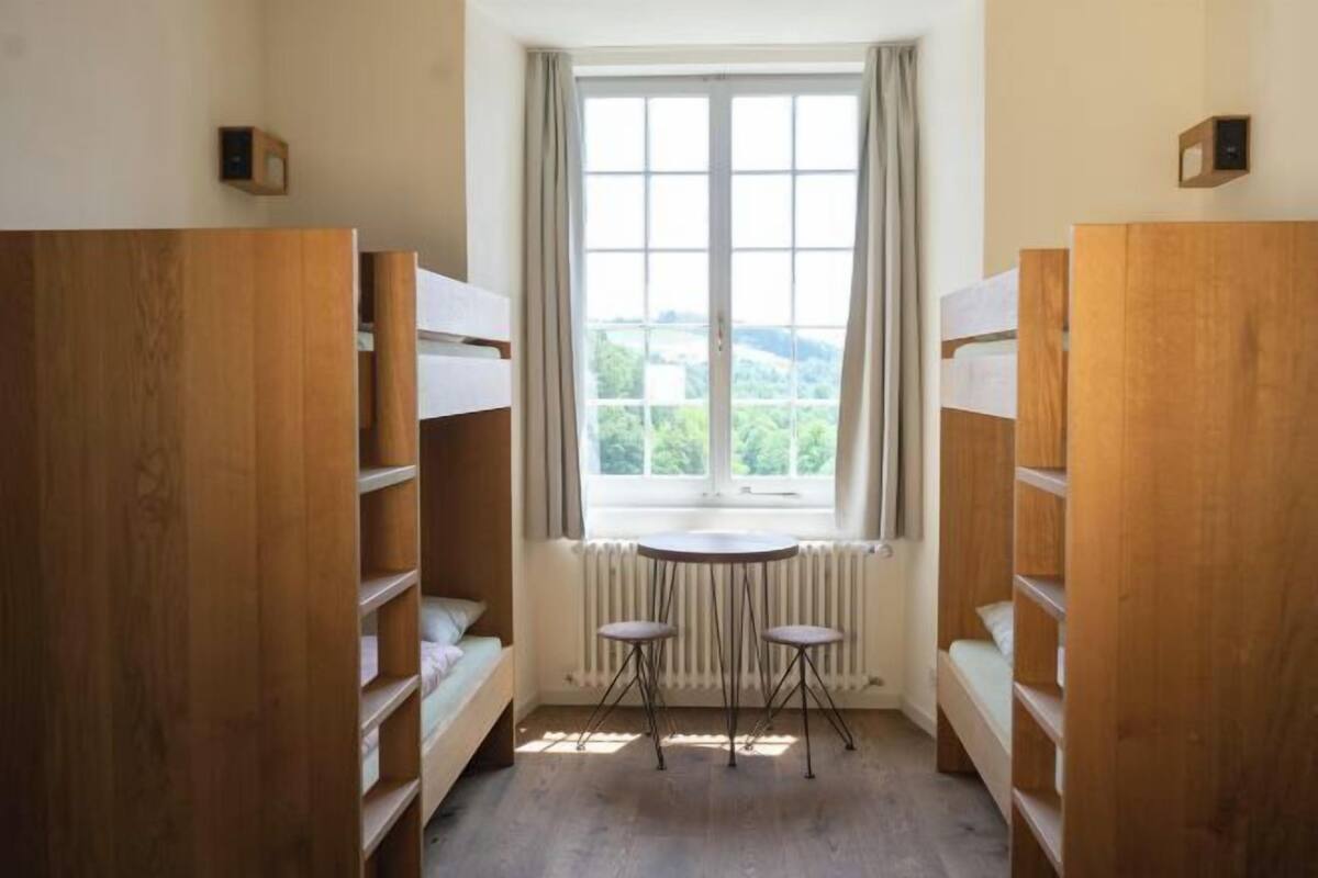 Free WiFi, bed sheets, wheelchair access