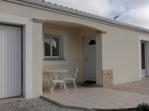 Charmante maison F3 à Saujon, 2 chambres, animaux acceptés, parking