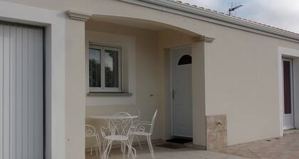 Charmante maison F3 à Saujon, 2 chambres, animaux acceptés, parking