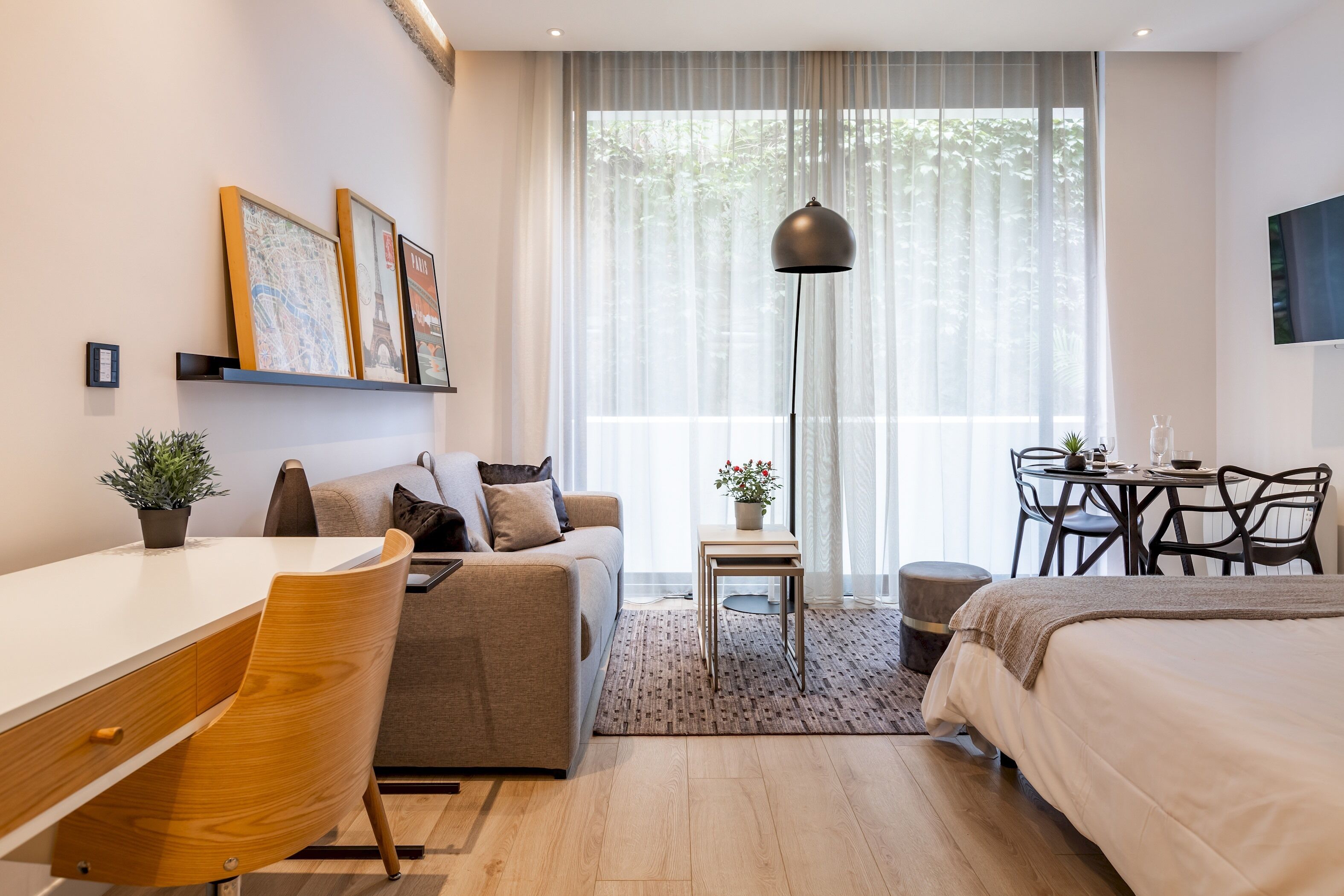 Fer et planche à repasser, accès Internet, draps fournis