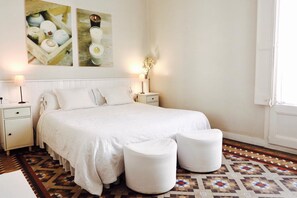 In-room safe, free WiFi, bed sheets