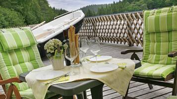 Sun deck