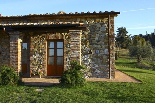 Chestnut apartment with swimming pool for 4 people