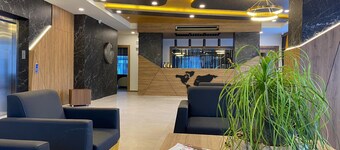 Golden World Suite Hotel