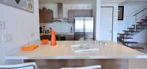 Herdplatte, Geschirrspüler, Kochgeschirr/Geschirr/Besteck