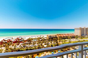 Maison, plusieurs lits (Apartment) | Balcon