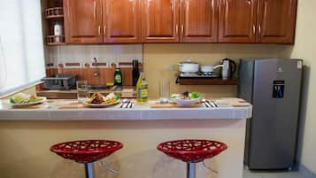 Deluxe Apartment, 1 Queen Bed (Ucayali) | 1 bedroom, individually decorated, individually furnished