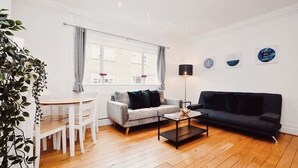 Superior Apartment | Living room - The Kensington Duplex Apartment (London)