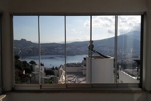 Villa, 2 soverom | Utsikt mot strand/hav