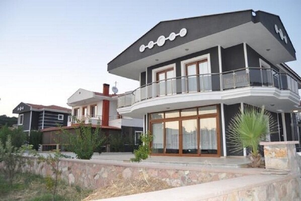 Front of property - AY004 by Villaofsummer (Balikesir)