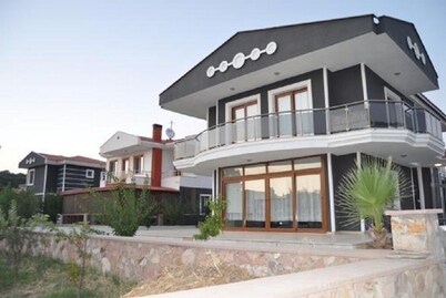 AY004 by Villaofsummer