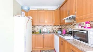 Biệt thự | Bếp riêng | Tủ lạnh, lò vi sóng, bếp nấu, máy rửa bát