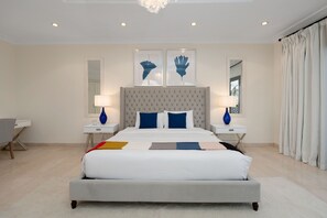 5 bedrooms, premium bedding, in-room safe, iron/ironing board - Exclusive Villa w/ Private Pool, Garden & Beach (Dubai)