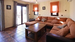 Fireplace, DVD player