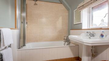 Comfort-Apartment, 3 Schlafzimmer | Badezimmer | Duschwanne, Haartrockner, Handtücher