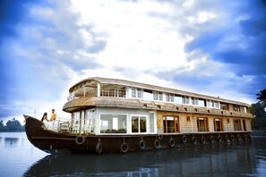 Exterior detail - Best Kerala Houseboat (Ambalapuzha)