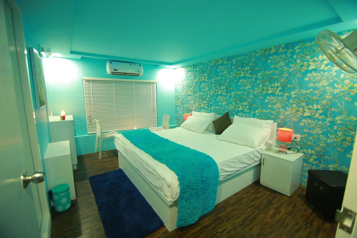 Blackout drapes, soundproofing, iron/ironing board, WiFi (free)
