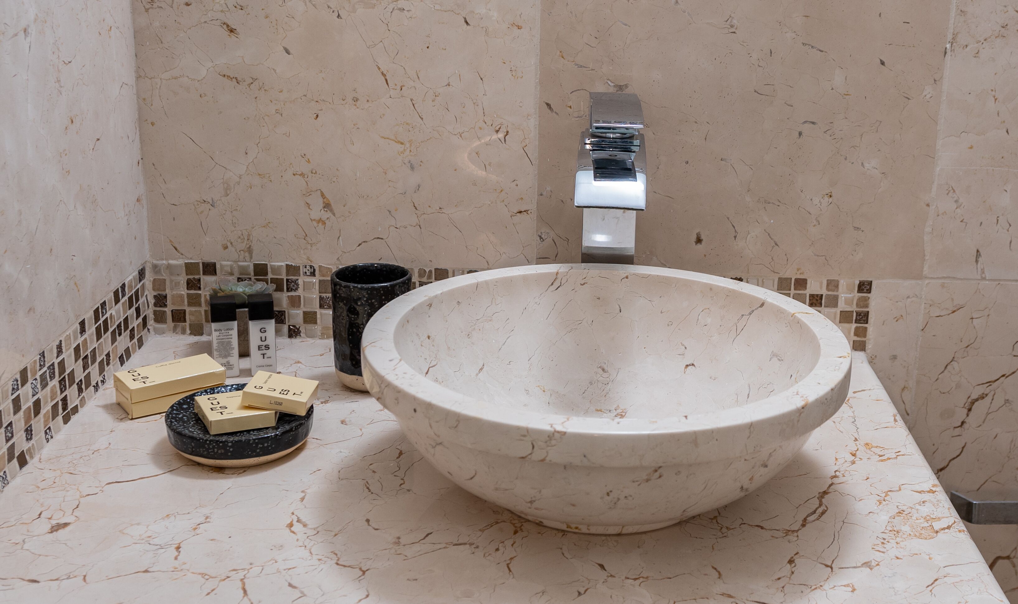 superior double room | bathroom | shower, rainfall showerhead, free toiletries, hair dryer