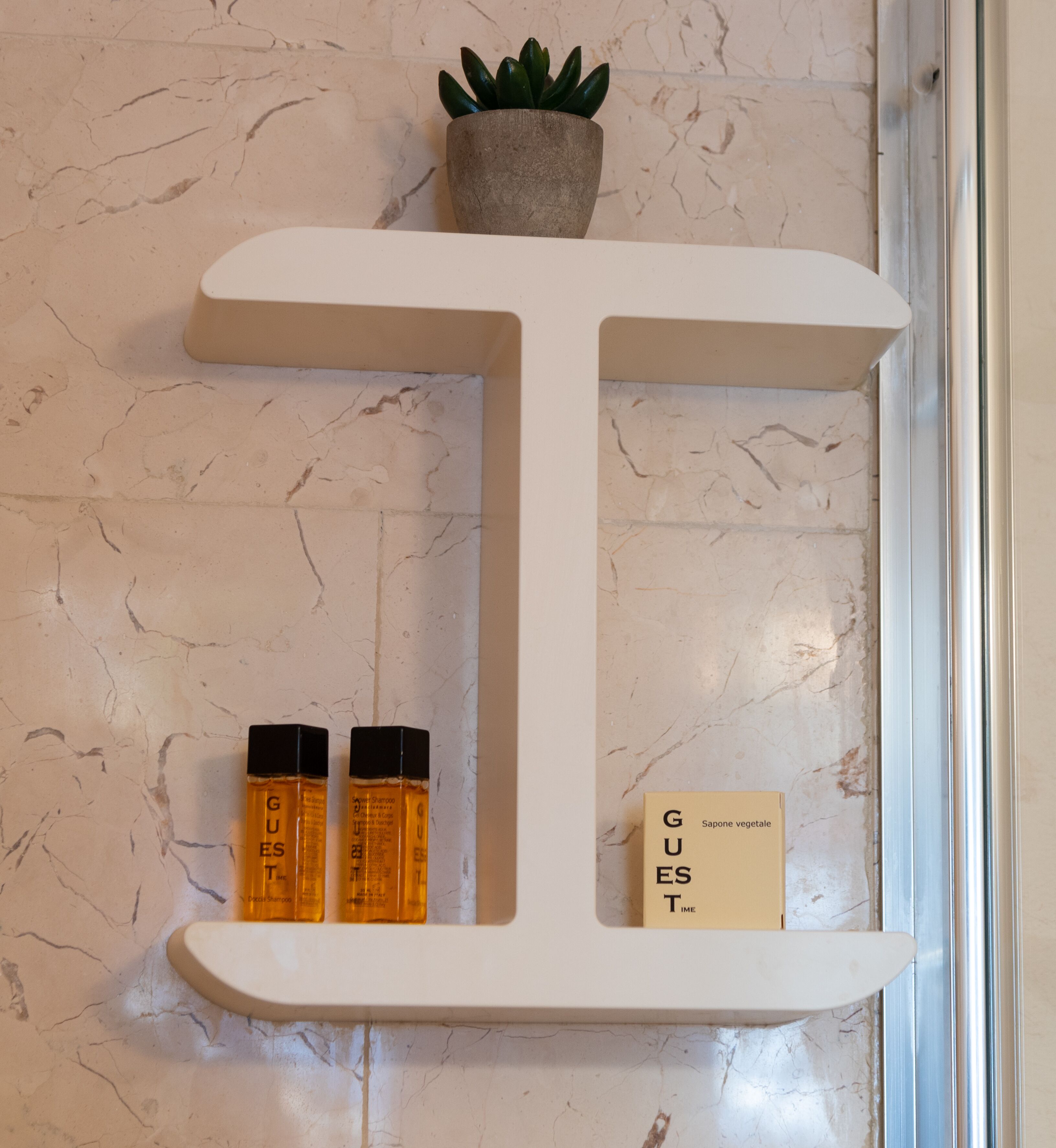 deluxe double room | bathroom | shower, rainfall showerhead, free toiletries, hair dryer