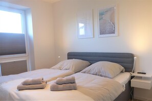 3 bedrooms, iron/ironing board, travel crib, free WiFi - Hello and welcome to the Deichtraum! (Dangast)