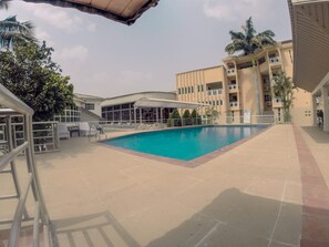 Piscine extérieure