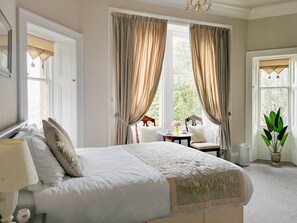 Individually decorated, individually furnished, desk, soundproofing