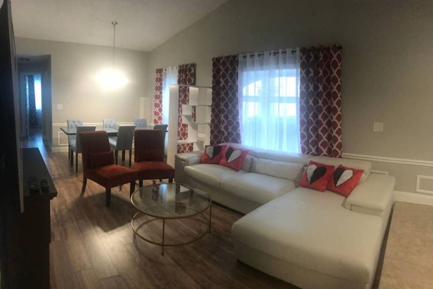 House (3 Bedrooms) | Living room