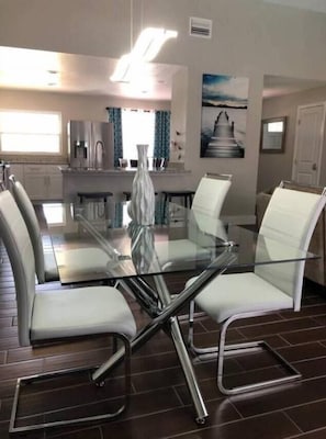 Dining - Parsley · New! Luxury, Near Disney & Universal. Sleep 9 (Orlando)
