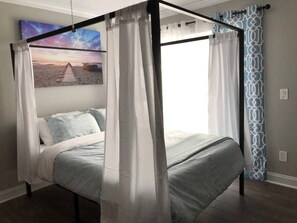 House (2 Bedrooms)