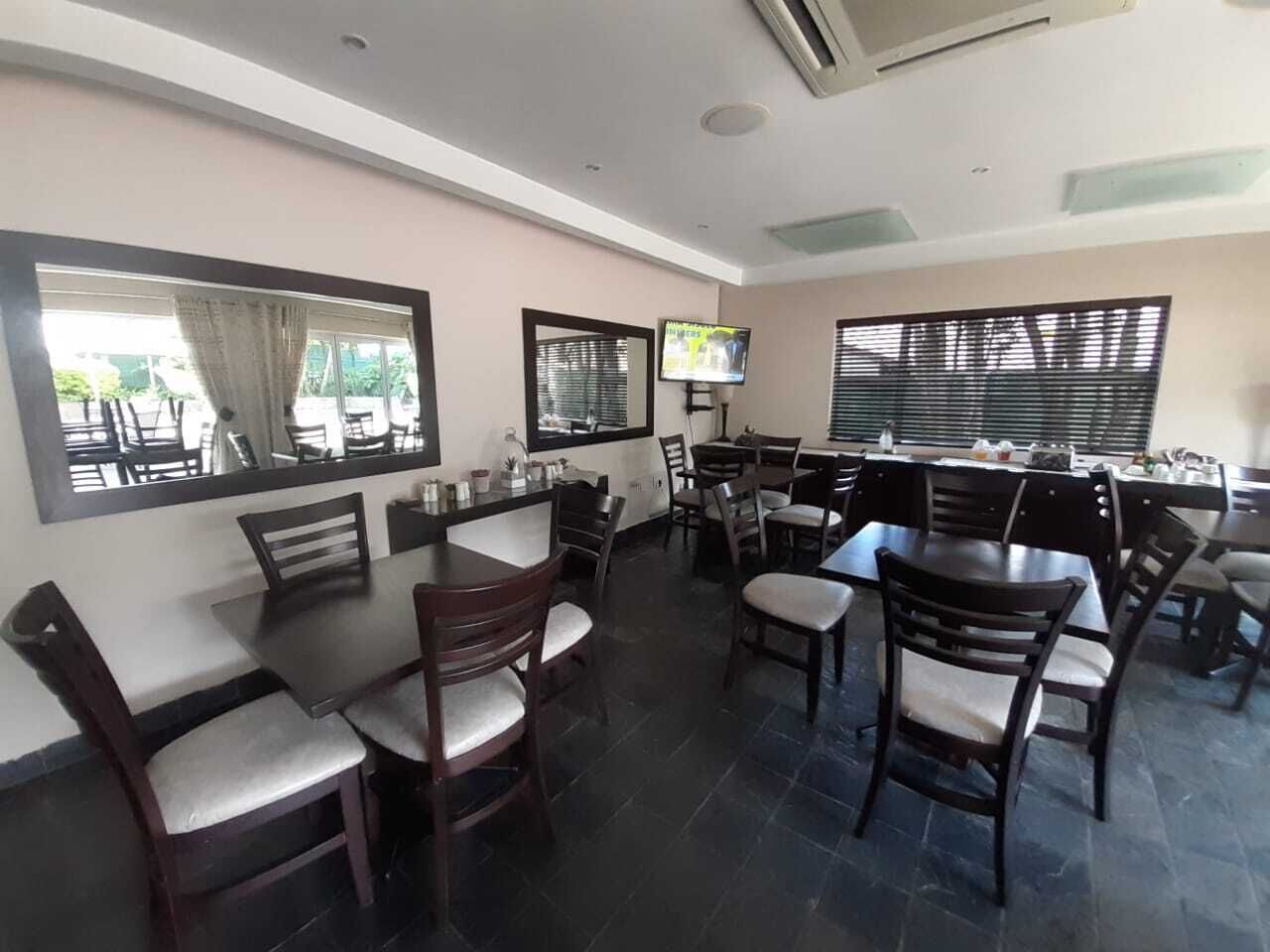 Breakfast, lunch, dinner served; local and international cuisine 