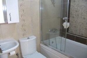 Villa | Bathroom | Bathtub, towels