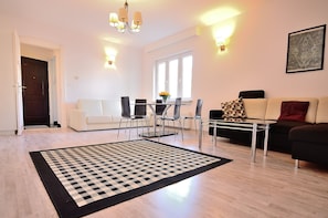 Apartment | Living area | LCD TV - Victus Apartamenty - La Figure (Sopot)