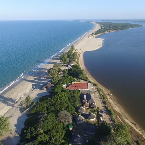 Macaneta Holiday Resort