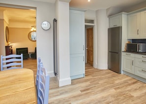Three-Bedroom House | Private kitchen