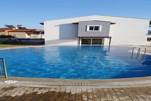 Kolam renang terbuka