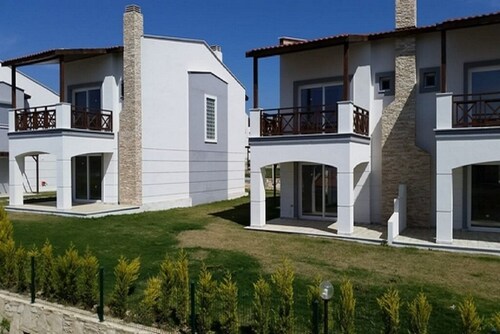 KU007 by Villaofsummer