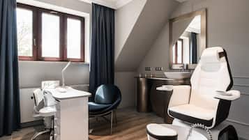 5 treatment rooms, massages