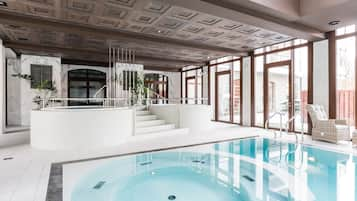 Indoor pool, pool loungers