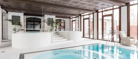 Indoor pool, pool loungers