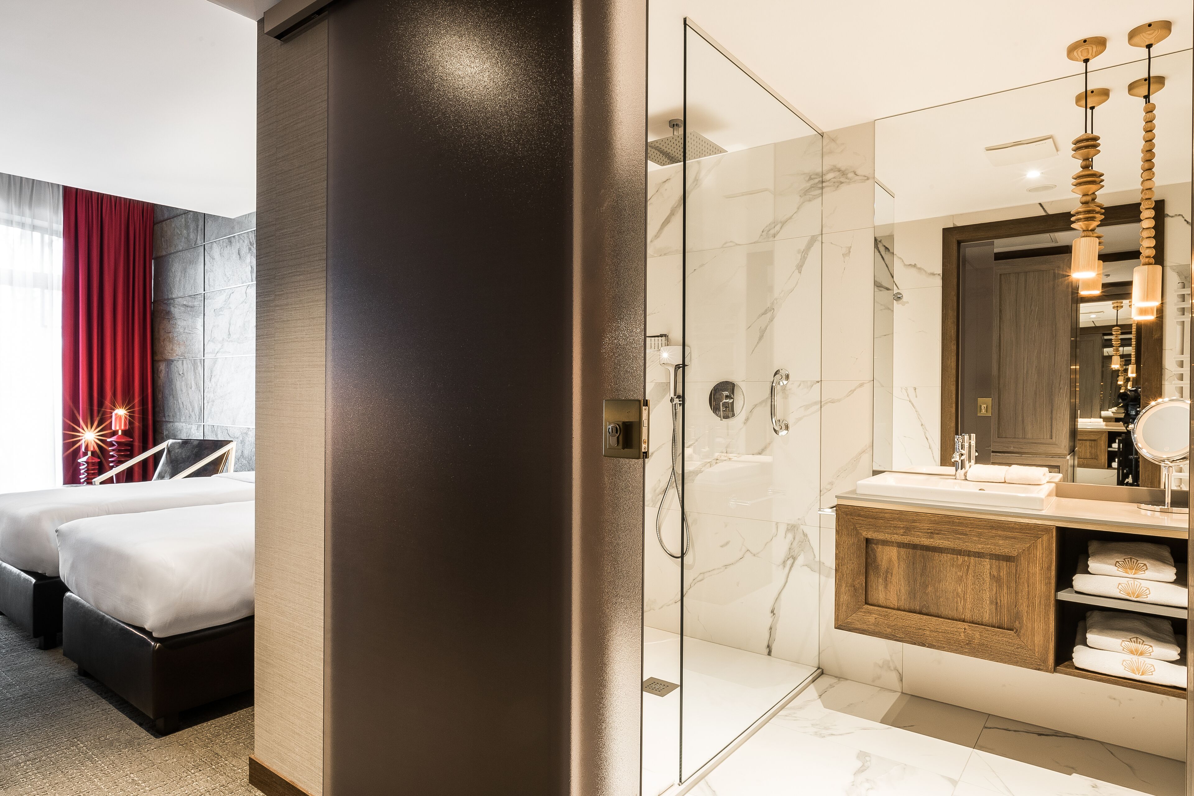 superior room | bathroom | hair dryer, bathrobes, slippers, towels