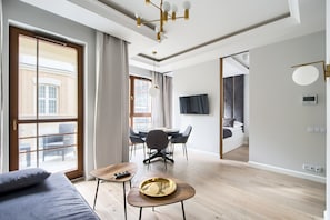 Apartment | Living area | Flat-screen TV