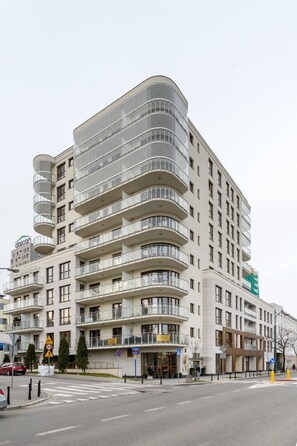 Front of property - Frey Homes Siedmiogrodzka Apartments (Warsaw)