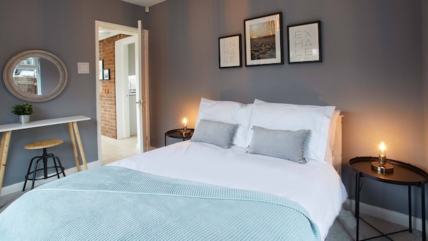 Three-Bedroom House | 3 bedrooms, premium bedding, laptop workspace, WiFi (free) - Willow View (Saltburn-by-the-Sea)