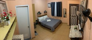 1 bedroom, WiFi - Touch of Greys @ City Center ● 3mins to Airport✈ (Puerto Princesa City)