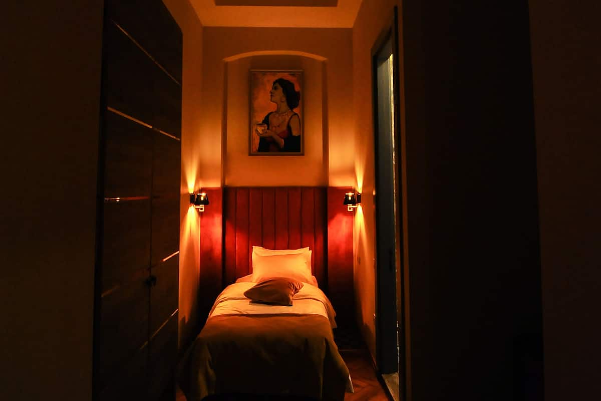 Comfort Triple Room | In-room safe, soundproofing, free WiFi, bed sheets