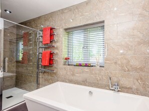 Bathroom - Kingfisher Lodge (Norwich)