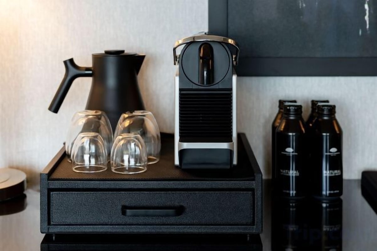 Kaffee und/oder Kaffeemaschine